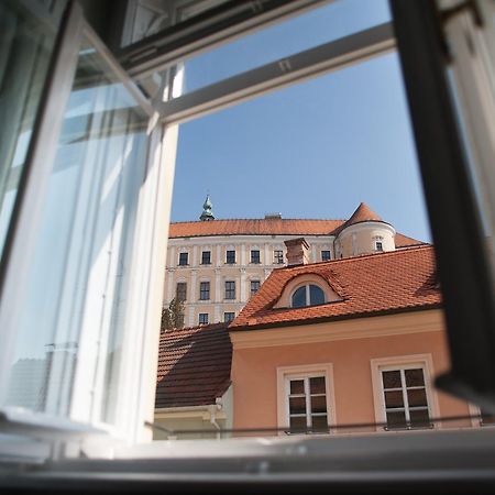 Penzion Husa Mikulov Ngoại thất bức ảnh